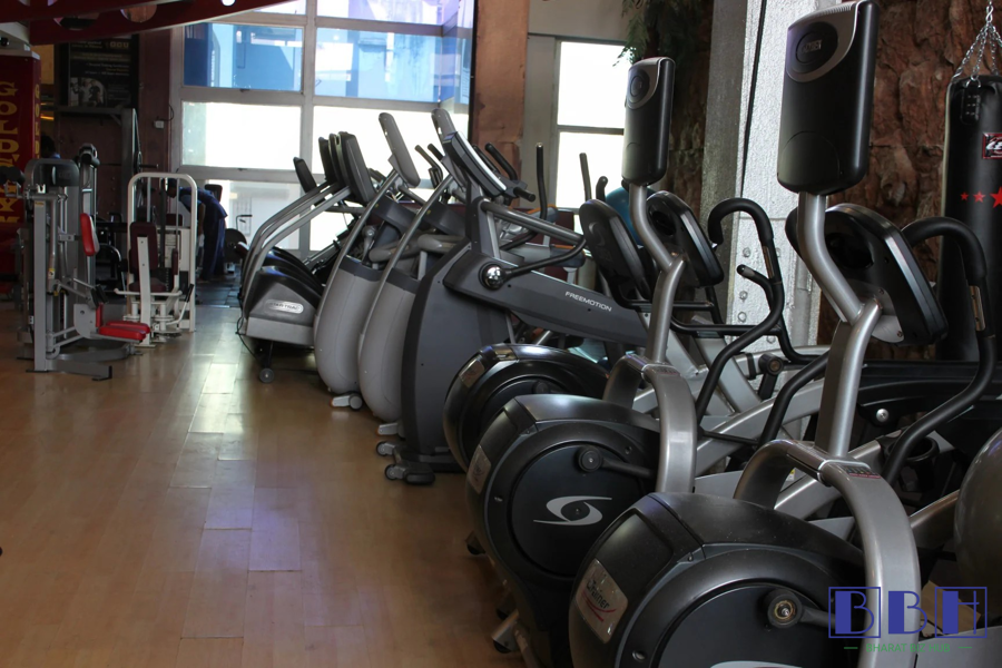 Gold's Gym Bandra West Mumbai